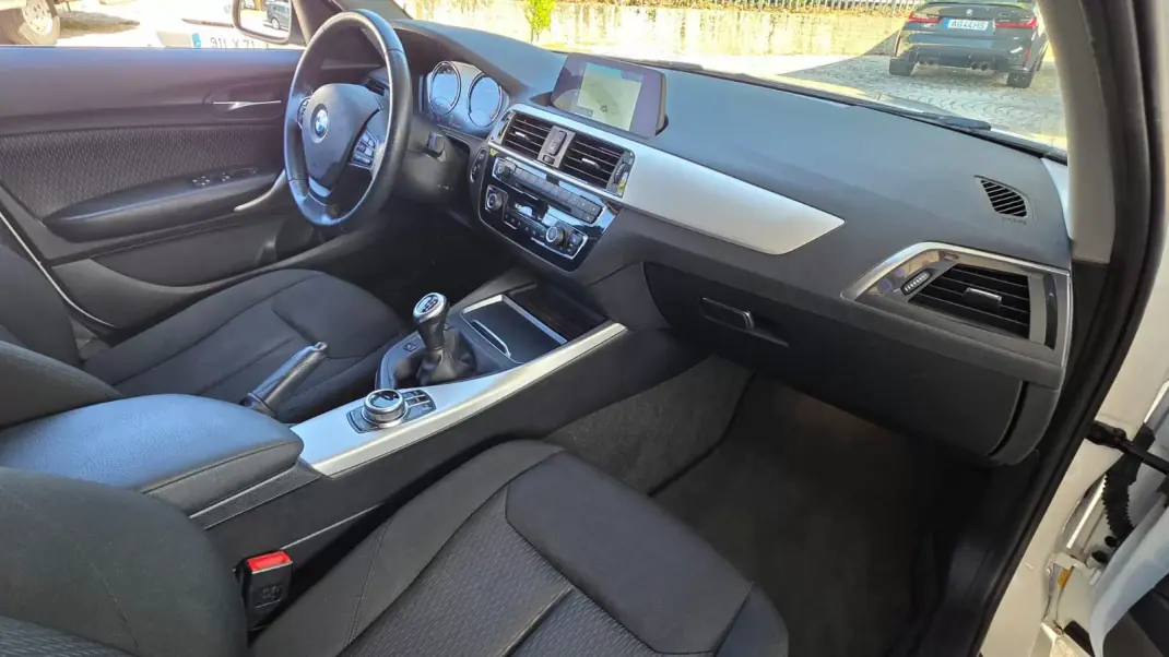 BMW 116 2017 - 15890 EUR, 152000 km - 152000km - foto 26 de 33