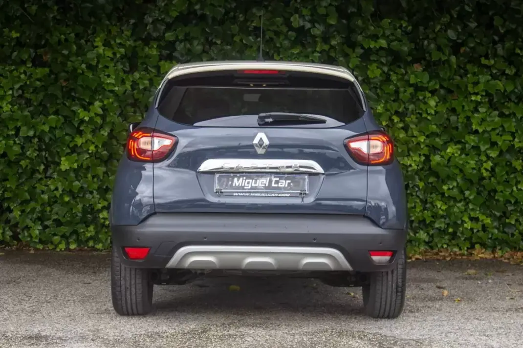 Renault Captur 2018 - 13900 EUR, 147700 km - AUTO.MOTO.pt - 147700km - foto 9 de 16