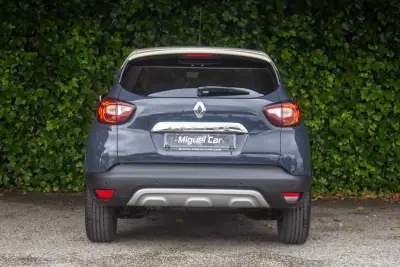 Renault Captur 2018 - 13900 EUR, 147700 km - AUTO.MOTO.pt - 147700km - foto 9 de 16