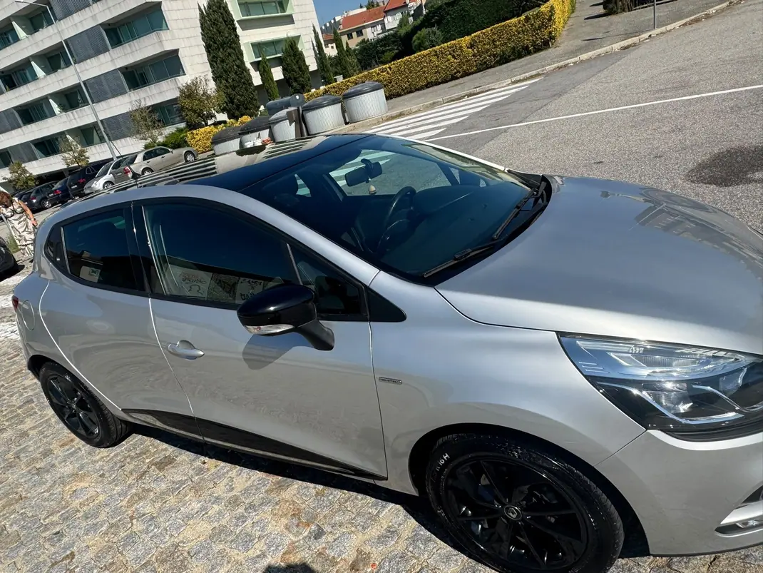 Renault Clio 2018 - 10250 EUR, 95400 km - foto 1 de 5