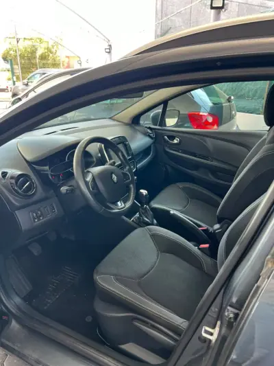Renault Clio 2018 - 13900 EUR, 147279 km - AUTO.MOTO.pt - 147279km - foto 3 de 7