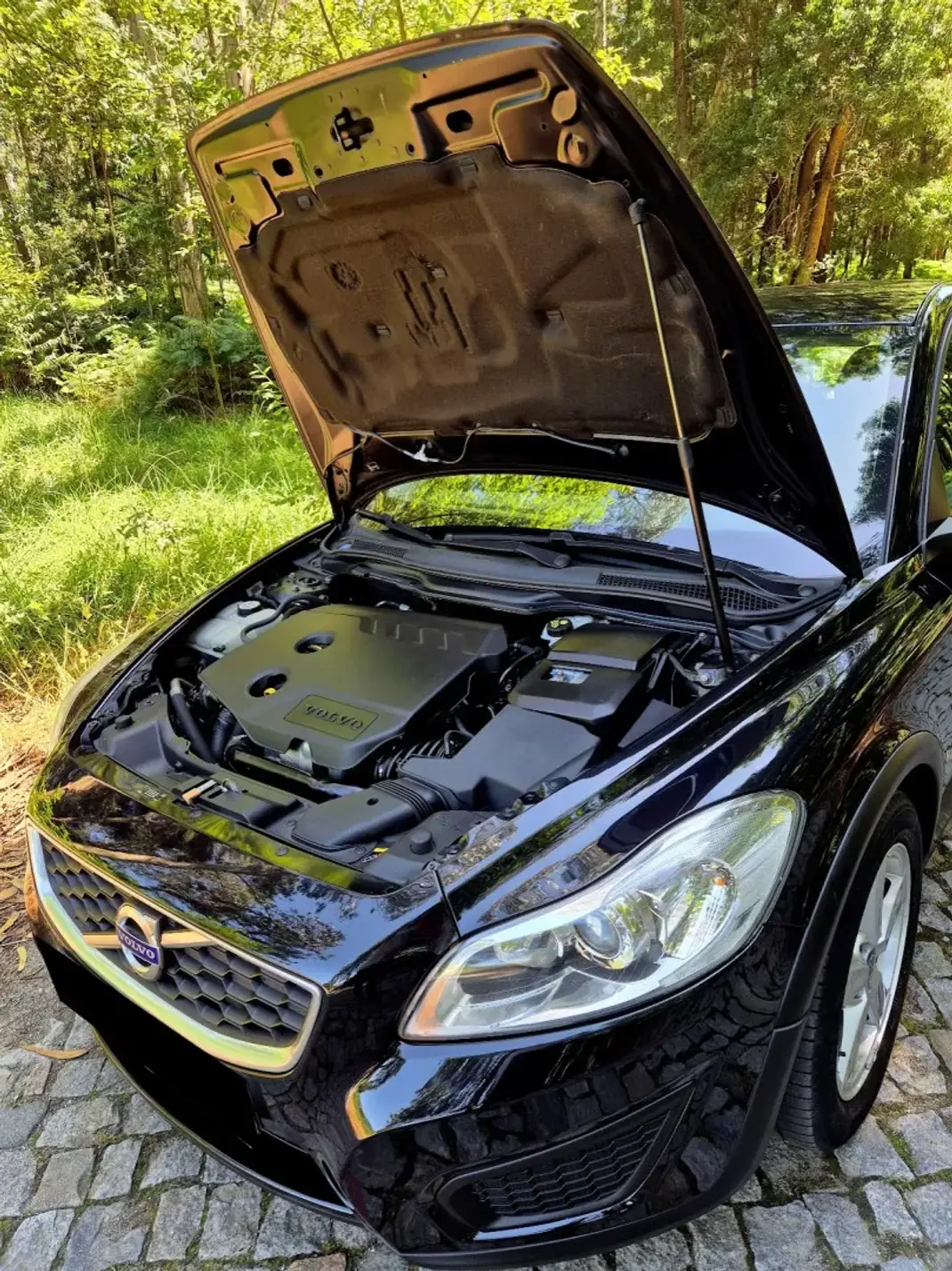 Volvo C30 2011 - 7750 EUR, 179000 km - AUTO.MOTO.pt - 179000km - foto 23 de 28