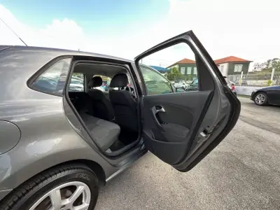 Volkswagen Polo 2009 - 6750 EUR, 237000 km - AUTO.MOTO.pt - 237000km - foto 30 de 41