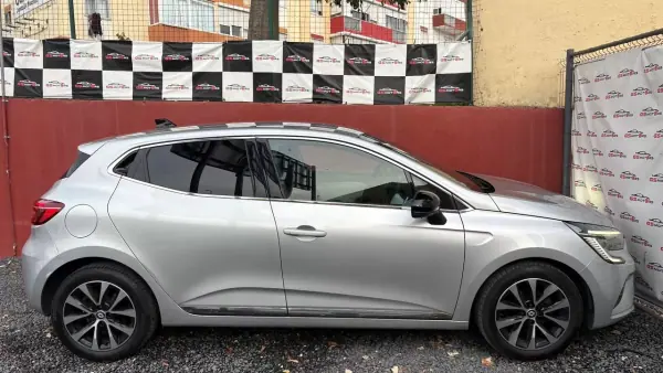 Renault Clio 2023 - 14500 EUR, 79000 km - AUTO.MOTO.pt - 79000km - foto 7 de 12