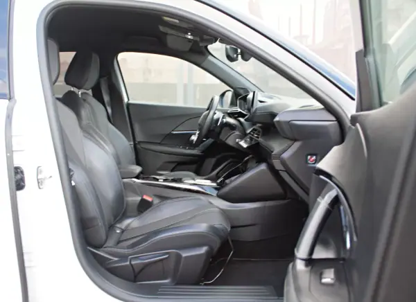 Peugeot 2008 2022 - 21990 EUR, 59182 km - AUTO.MOTO.pt - 59182km - foto 15 de 24