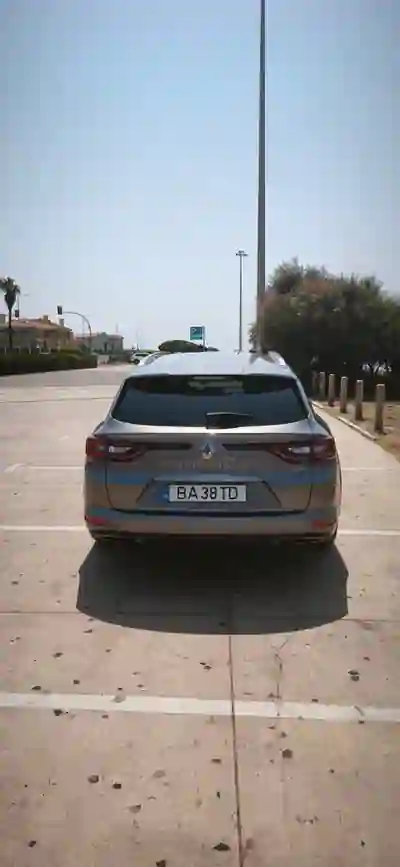 Renault Talisman Sport Tourer 2016 — foto 5 de 14