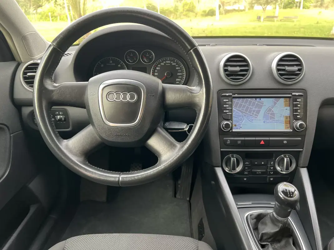 Audi A3 2010 - 10965 EUR, 150000 km - 150000km - foto 23 de 38
