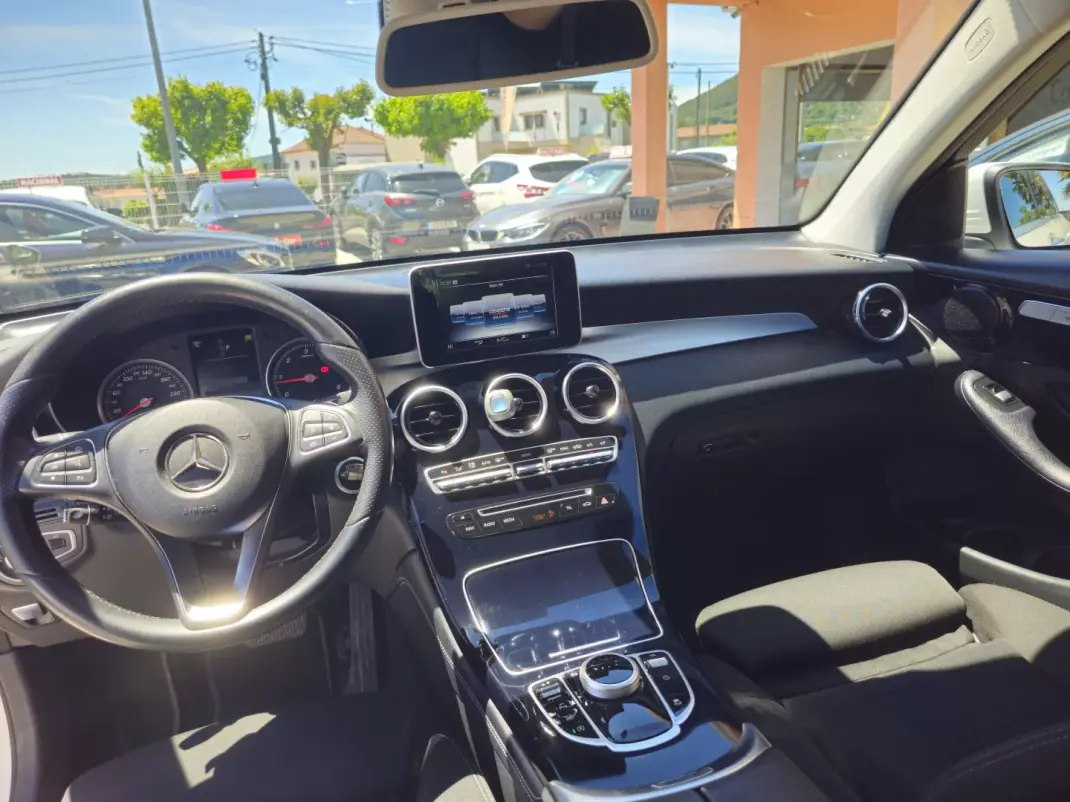Mercedes-Benz GLC 220 2017 - 27500 EUR, 144800 km - AUTO.MOTO.pt - 144800km - foto 8 de 15