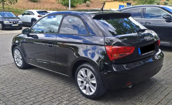 Audi A1 2012 - 8990 EUR, 206000 km - AUTO.MOTO.pt - 206000km - foto 4 de 20