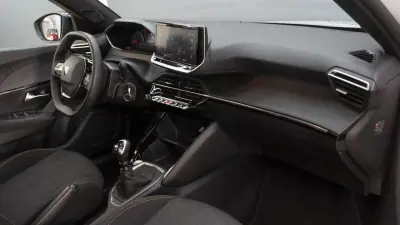 Peugeot 2008 2025 - 20350 EUR, 16875 km - AUTO.MOTO.pt - 16875km - foto 13 de 31
