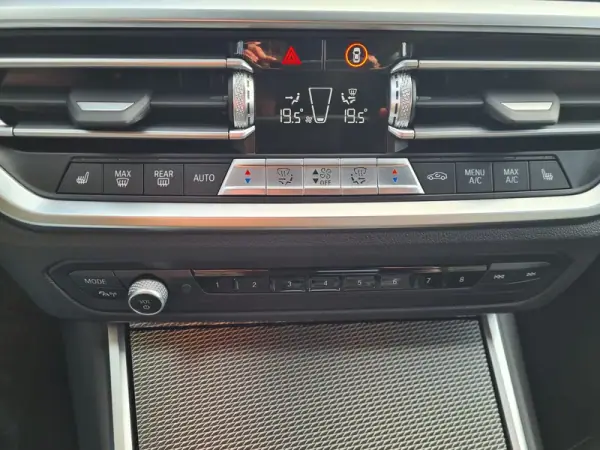 BMW M3 2021 - 103900 EUR, 11597 km - AUTO.MOTO.pt - 11597km - foto 23 de 38