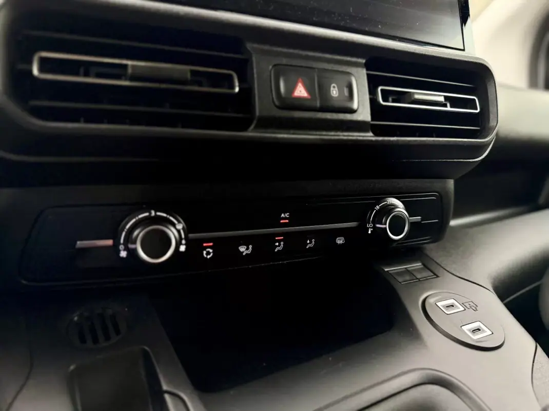 Peugeot 2024 - 18950 EUR, 82000 km - AUTO.MOTO.pt - 82000km - foto 20 de 24