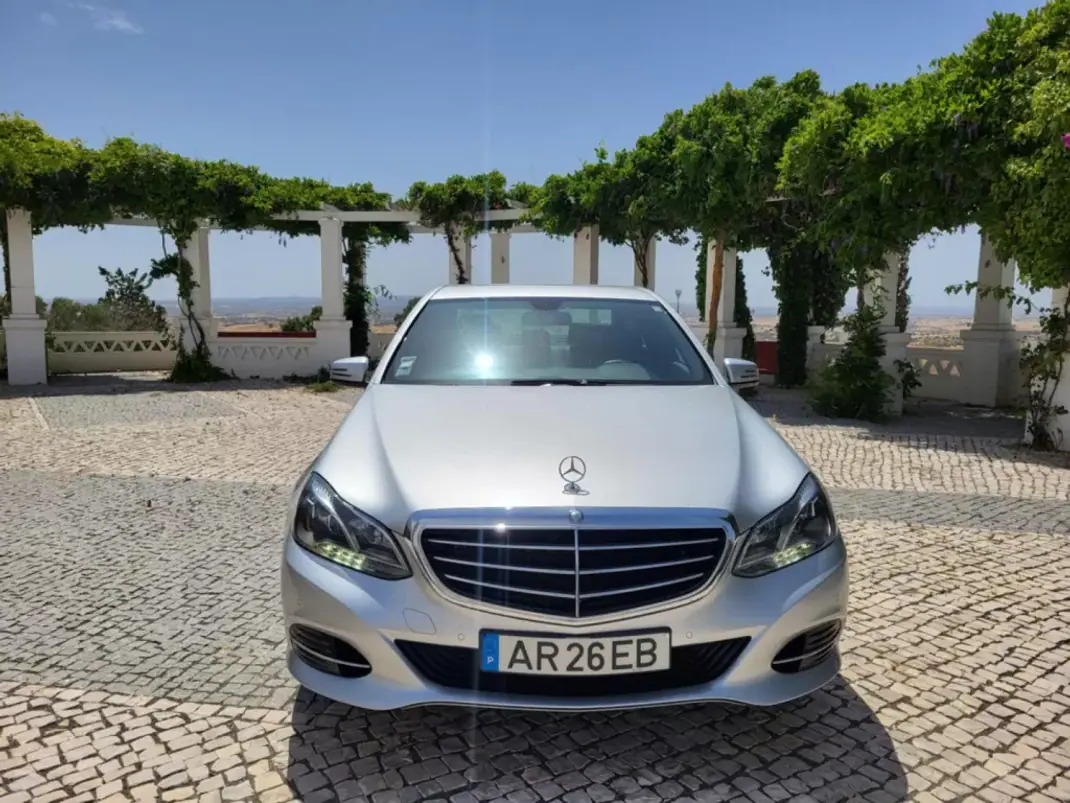 Mercedes-Benz E 200 2014 - 18900 EUR, 147135 km - AUTO.MOTO.pt - 147135km - foto 2 de 20