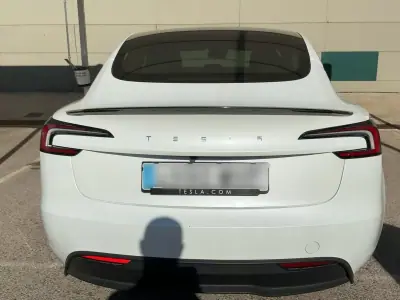 Tesla Model 3 2024 - 35900 EUR, 47005 km - 47005km - foto 10 de 10
