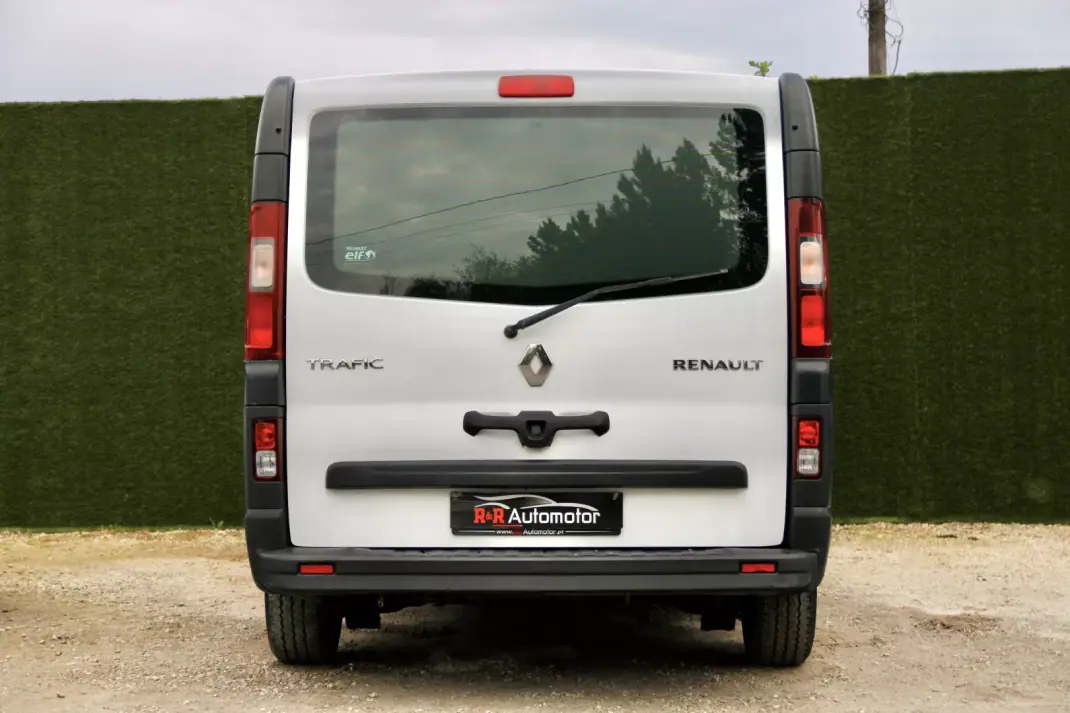 Renault 2019 - 16990 EUR, 188000 km - AUTO.MOTO.pt - 188000km - foto 5 de 21