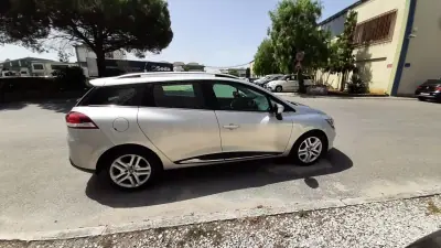 Renault Clio Sport Tourer 2018 - 11890 EUR, 89764 km - AUTO.MOTO.pt - 89764km - foto 17 de 46