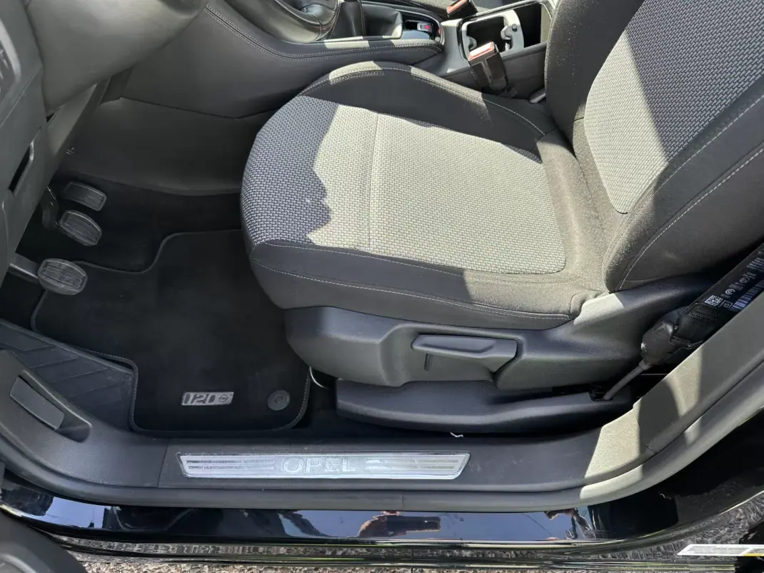 Opel Grandland X 2020 - 15900 EUR, 160000 km - 160000km - foto 52 de 55