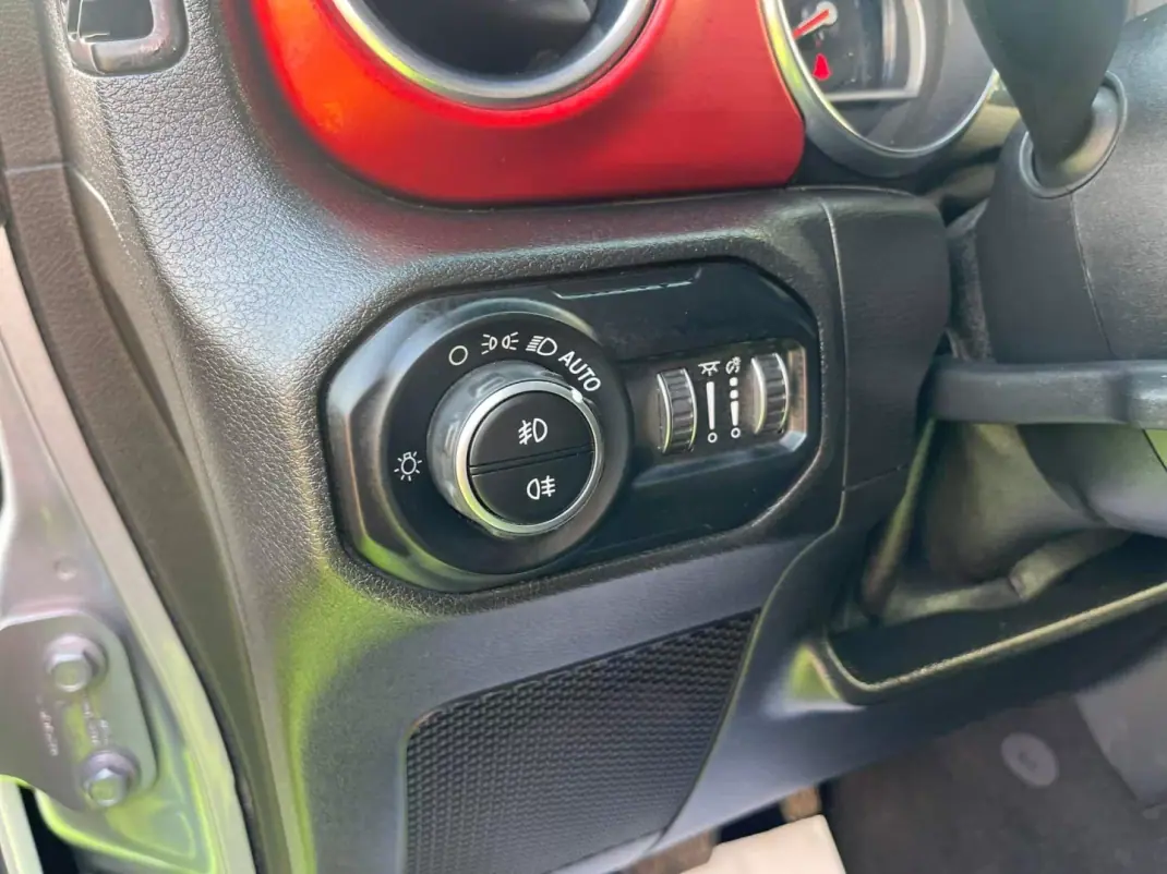 Jeep Wrangler Unlimited 2020 - 58900 EUR, 97594 km - AUTO.MOTO.pt - 97594km - foto 6 de 17