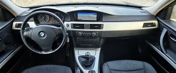 BMW 318 2008 - 9000 EUR, 300000 km - AUTO.MOTO.pt - 300000km - foto 6 de 20