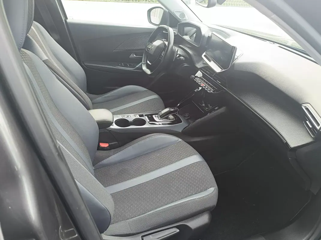 Peugeot 2008 2020 - 15900 EUR, 124990 km - AUTO.MOTO.pt - 124990km - foto 22 de 37