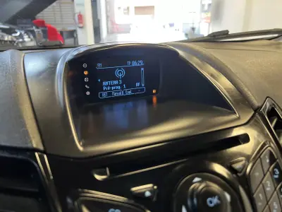 Ford Fiesta 2012 - 6490 EUR, 180000 km - AUTO.MOTO.pt - 180000km - foto 35 de 38
