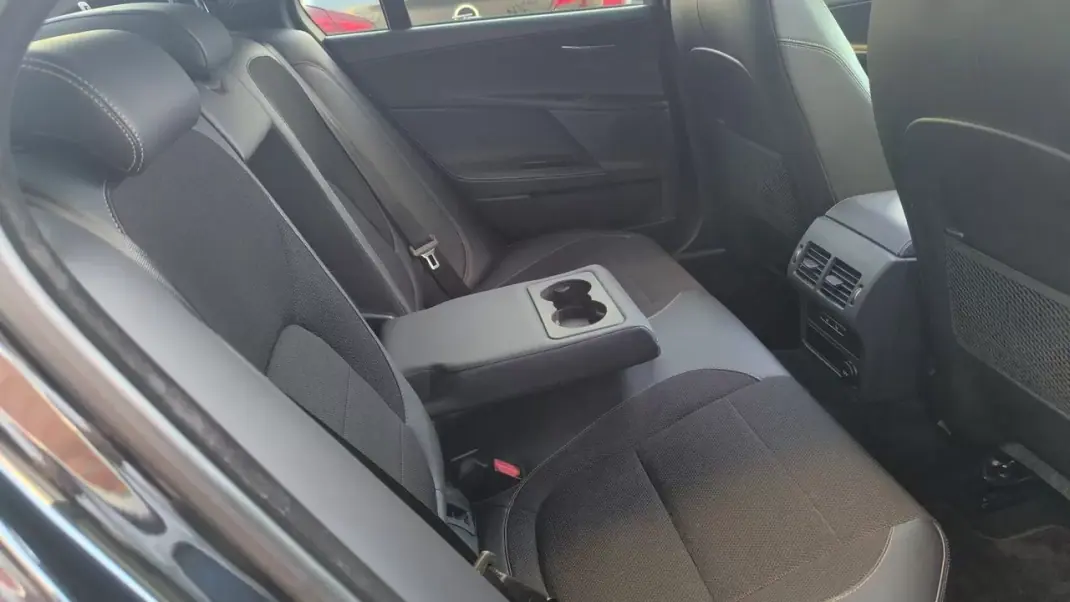 Jaguar XE 2017 - 14900 EUR, 159000 km - 159000km - foto 14 de 24