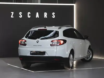 Renault Mégane Sport Tourer 2016 - 9990 EUR, 92644 km - AUTO.MOTO.pt - 92644km - foto 7 de 19
