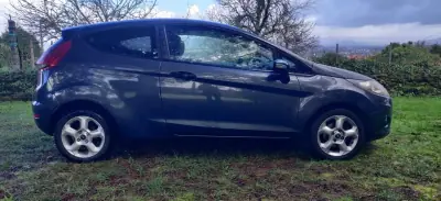 Ford Fiesta 1.4 TDCI 2010 - 4490 EUR, 244800 km - AUTO.MOTO.pt - 244800km - foto 2 de 31