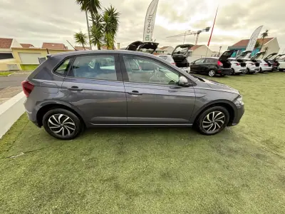 Volkswagen Polo 2022 - 18490 EUR, 52018 km - AUTO.MOTO.pt - 52018km - foto 5 de 13
