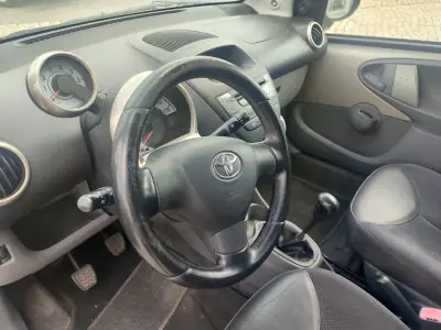 Toyota Aygo 2008 - 5990 EUR, 194000 km - AUTO.MOTO.pt - 194000km - foto 14 de 17