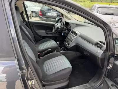 Fiat Grande Punto 2009 - 5870 EUR, 50685 km - AUTO.MOTO.pt - 50685km - foto 10 de 14