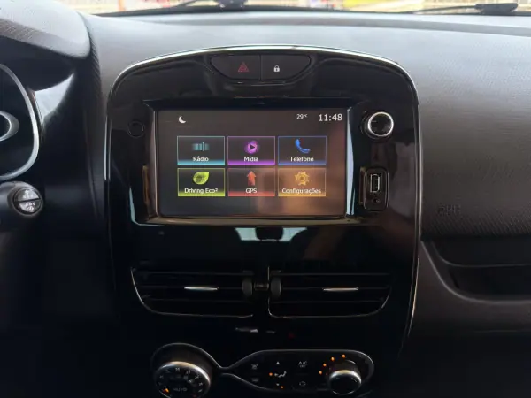 Renault Clio 2018 - 9990 EUR, 156000 km - AUTO.MOTO.pt - 156000km - foto 18 de 18