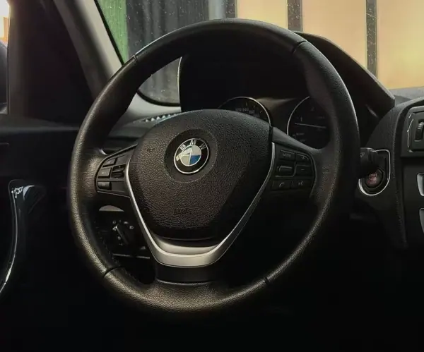 BMW 116 2012 - 11500 EUR, 261000 km - AUTO.MOTO.pt - 261000km - foto 18 de 26