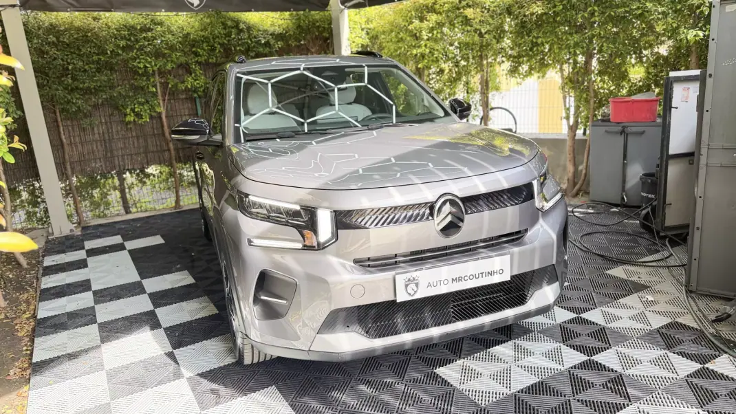 Citroën e-C3 2025 - 21500 EUR, 8295 km - AUTO.MOTO.pt - 8295km - foto 4 de 28