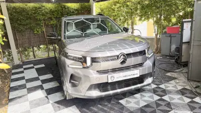 Citroën e-C3 2025 - 21500 EUR, 8295 km - AUTO.MOTO.pt - 8295km - foto 4 de 28