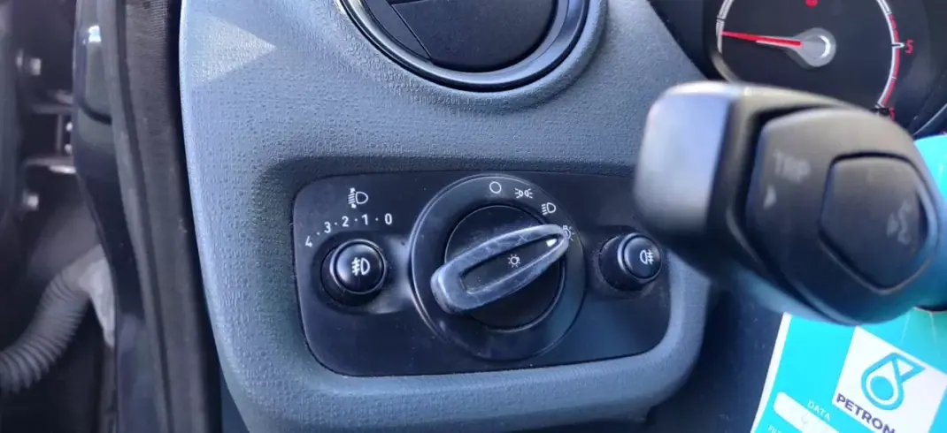 Ford Fiesta 1.4 TDCI 2010 - 4490 EUR, 244800 km - AUTO.MOTO.pt - 244800km - foto 22 de 31