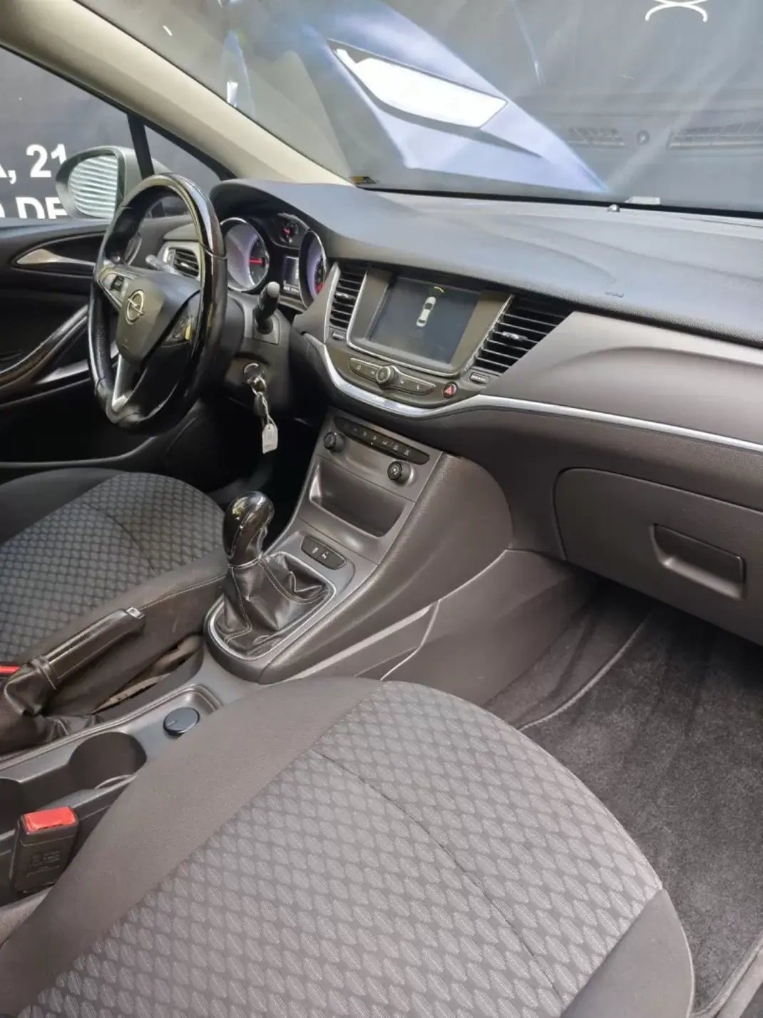 Opel Astra 2016 - 8990 EUR, 187000 km - AUTO.MOTO.pt - 187000km - foto 7 de 11