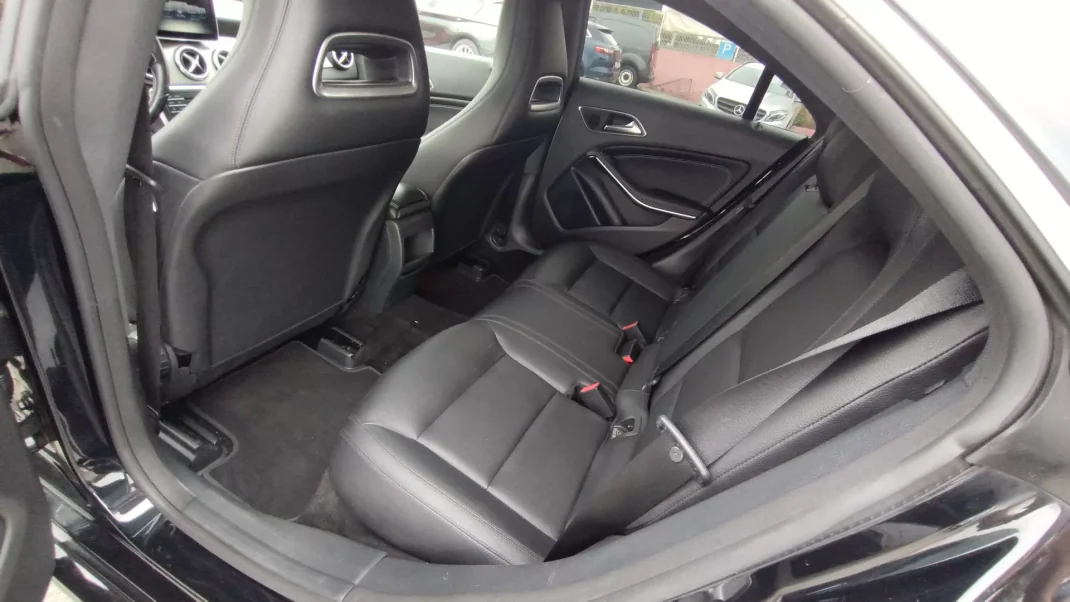 Mercedes-Benz CLA 200 2016 - 19999 EUR, 199000 km - AUTO.MOTO.pt - 199000km - foto 16 de 33