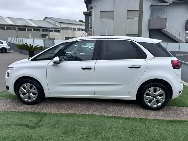 Citroën C4 Picasso 2015 - 9250 EUR, 160000 km - AUTO.MOTO.pt - 160000km - foto 17 de 68