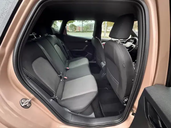 SEAT Arona 2018 - 18500 EUR, 136000 km - AUTO.MOTO.pt - 136000km - foto 27 de 28