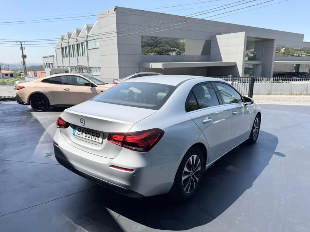 Mercedes-Benz A 180 Limousine 2021 - 24900 EUR, 96000 km - AUTO.MOTO.pt - 96000km - foto 4 de 12