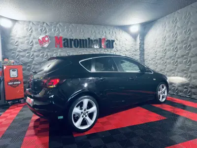 Opel Astra 2010 - 8750 EUR, 247140 km - AUTO.MOTO.pt - 247140km - foto 3 de 23