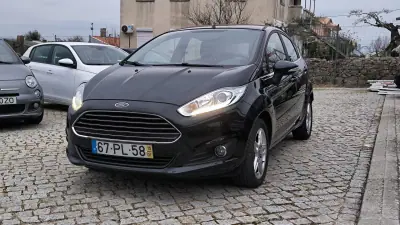 Ford Fiesta 2015 - 8450 EUR, 136200 km - AUTO.MOTO.pt - 136200km - foto 2 de 9