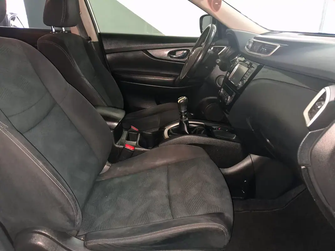 Nissan X-Trail 2016 - 15000 EUR, 150000 km - AUTO.MOTO.pt - 150000km - foto 26 de 28