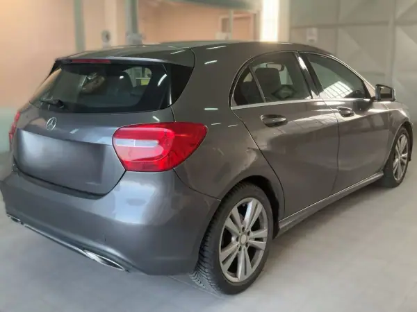 Mercedes-Benz A 180 2016 - 15750 EUR, 177800 km - AUTO.MOTO.pt - 177800km - foto 3 de 10