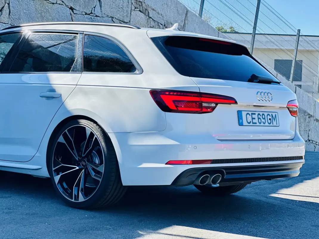 Audi A4 Avant 2017 - 27900 EUR, 164000 km - AUTO.MOTO.pt - 164000km - foto 10 de 70