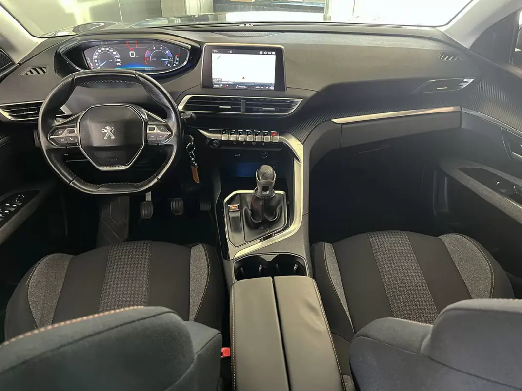 Peugeot 3008 2017 - 13800 EUR, 195973 km - 195973km - foto 10 de 22