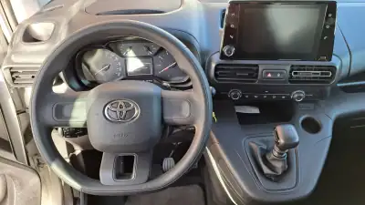Toyota Proace City Verso 1.5D L1 Confort 2022 - 22900 EUR, 171567 km - AUTO.MOTO.pt - 171567km - foto 18 de 35