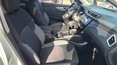 Nissan Qashqai 2018 - 19250 EUR, 62000 km - AUTO.MOTO.pt - 62000km - foto 14 de 18