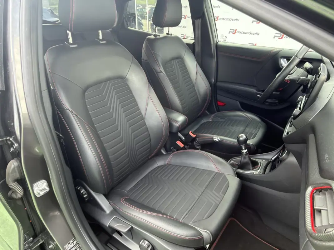 Ford Puma 2020 - 14500 EUR, 138496 km - AUTO.MOTO.pt - 138496km - foto 13 de 17